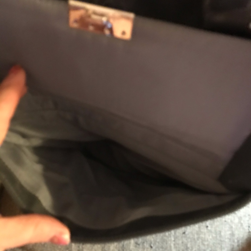 Purse - Picture 3 of 3